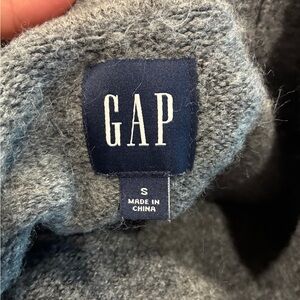 GAP Charcoal Knit Pullover